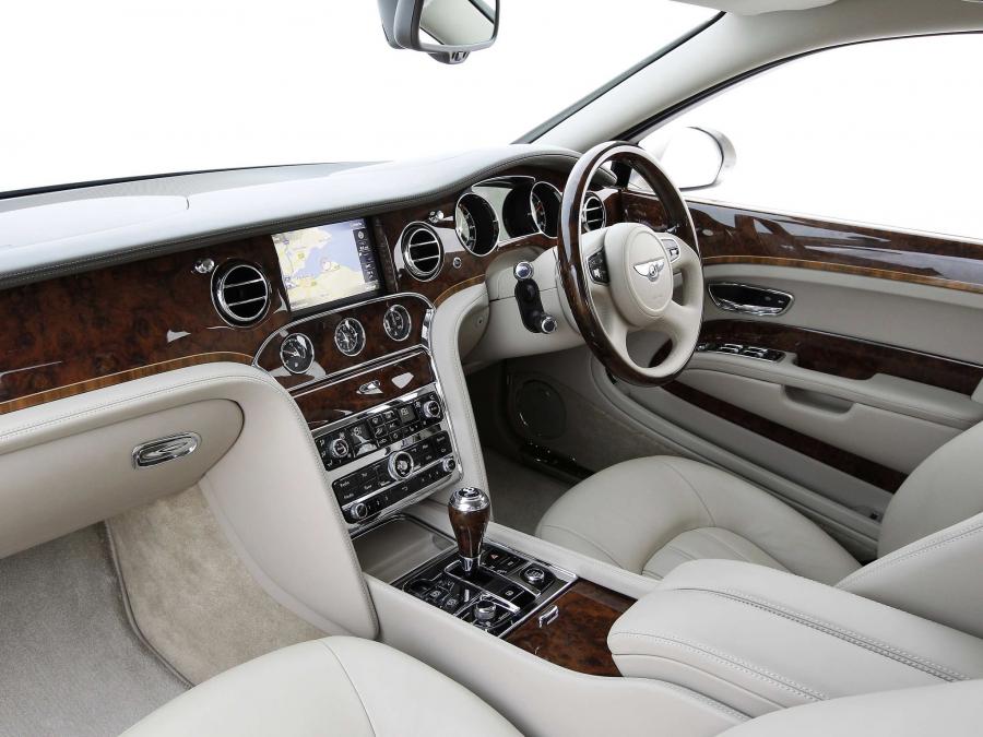  Bentley Mulsanne 2010 года  (UK) (фото 18 из 31)